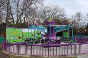 Linus Launcher. A ride where riders lie down and are spun around